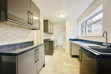 3 bed house, Tevery Close, Beeston, Nottingham, NG98DU - Image 1